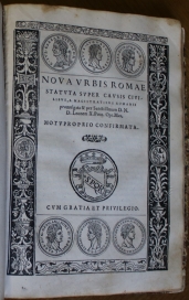 Figure 1b: Title page of book 5 with the coat of arms of Rome